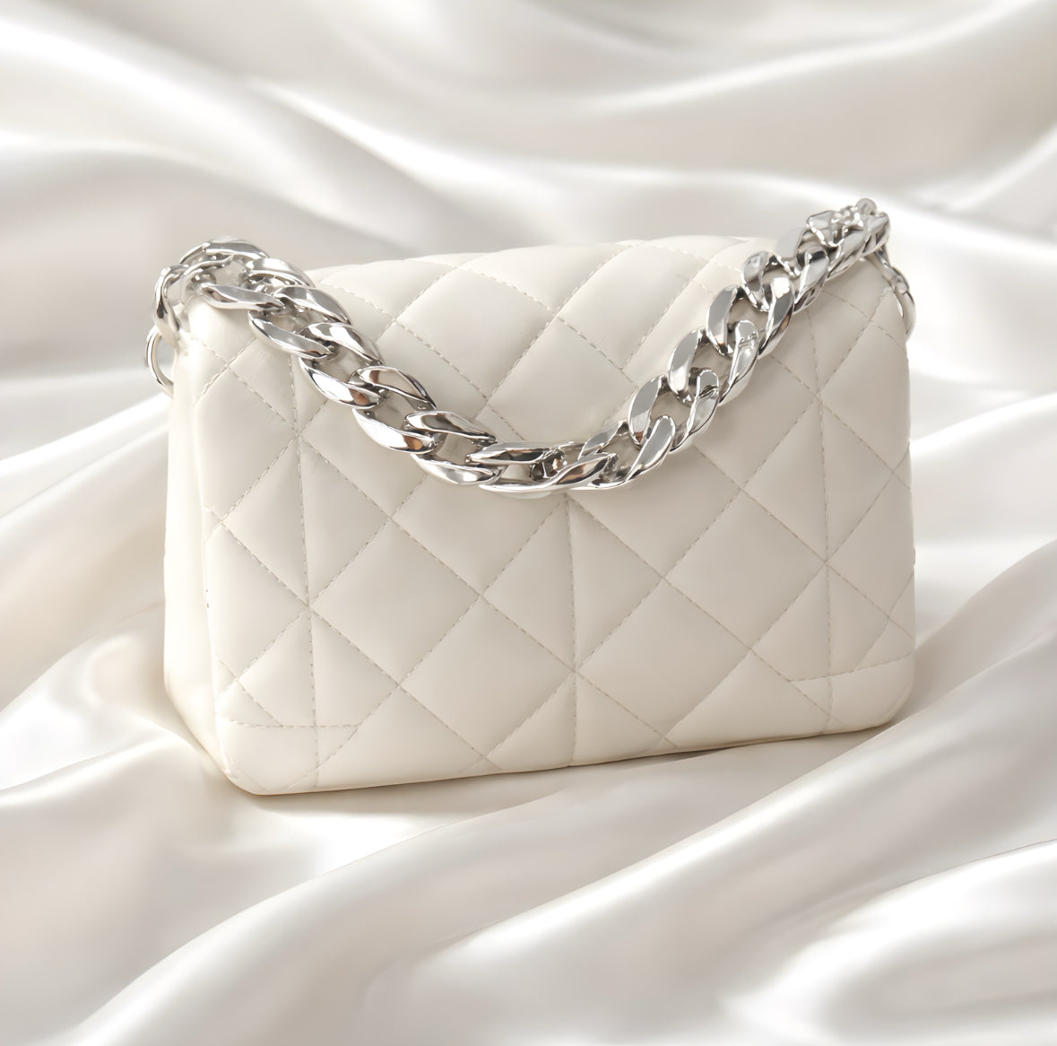 “Flyy Chain” Quilted Bag