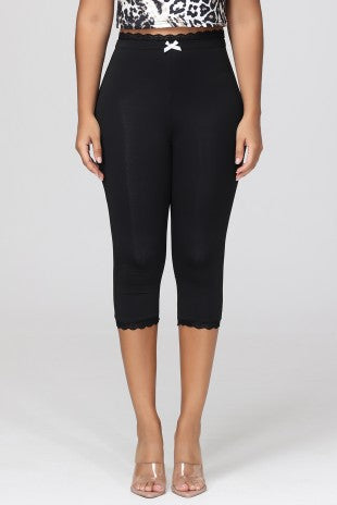 “Luxe Comfort Lace Capri” Leggings
