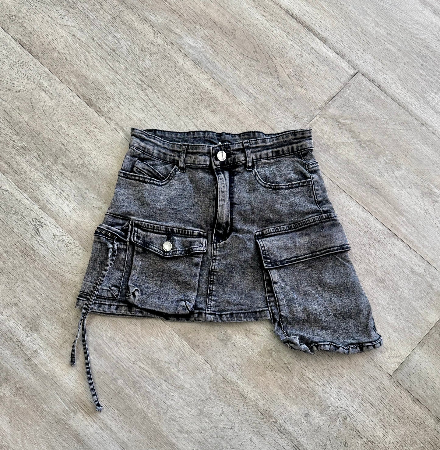 The “Main Character Cargo” Denim Mini Skirt